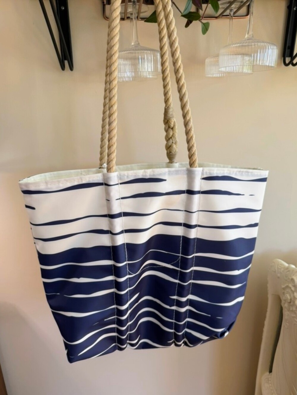 Sea Bags, Calm Currents Medium Tote, NWT - Picture 2 of 6